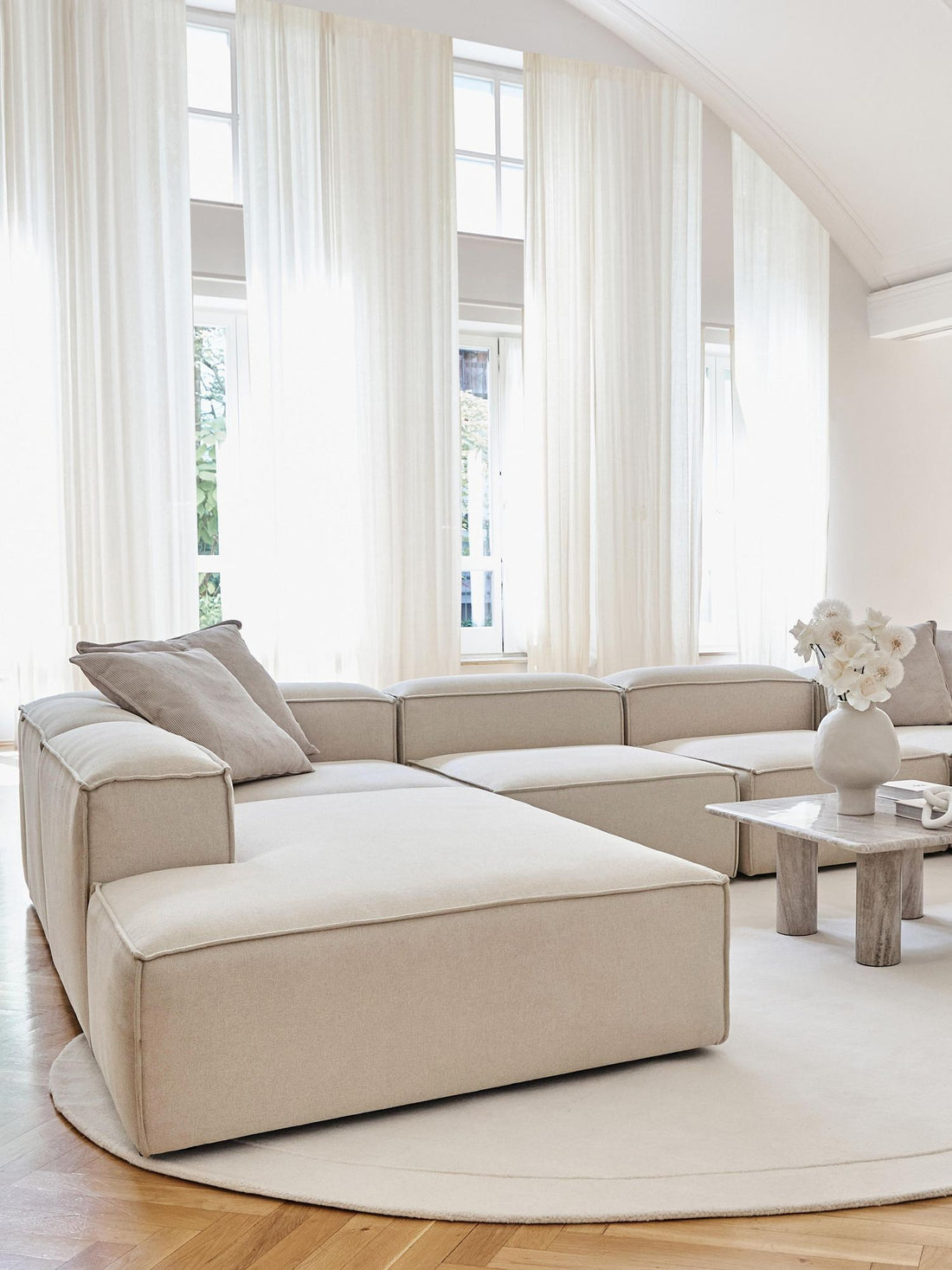 Sofa Shapes 101: From Corner Sofas to Chaise Lounges