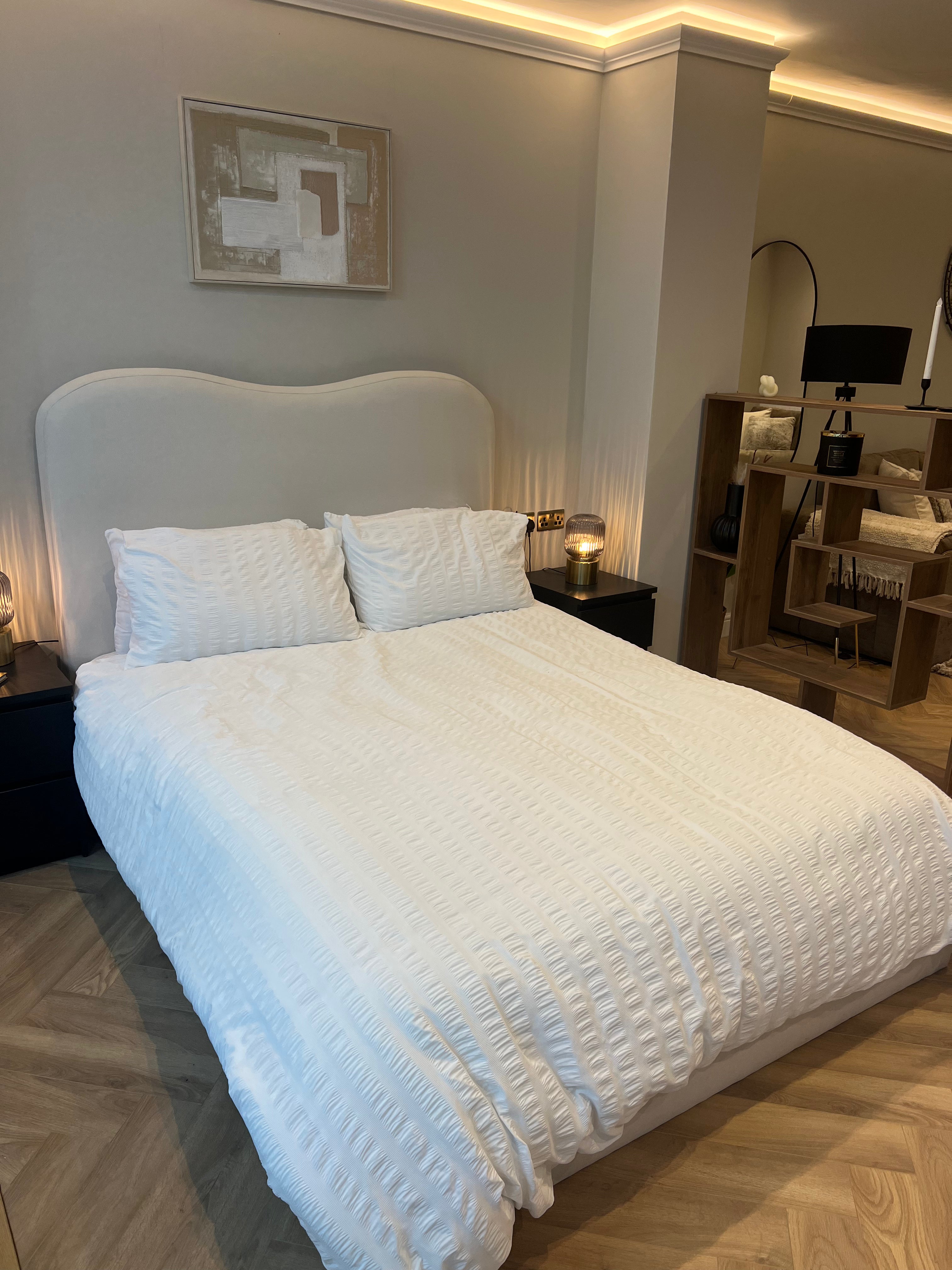 Ex Demo OPA Cali Bed Frame ( king size)