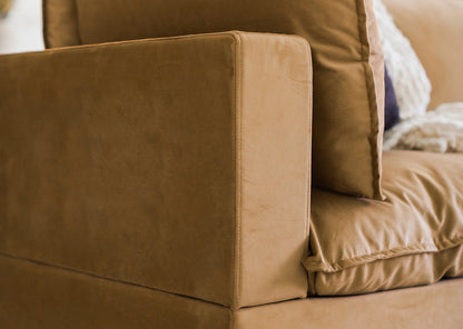 With its low-profile frame and tailored edges, the Poka balances softness with architectural precision. The result is a refined yet inviting piece that enhances both minimal and layered interiors.
