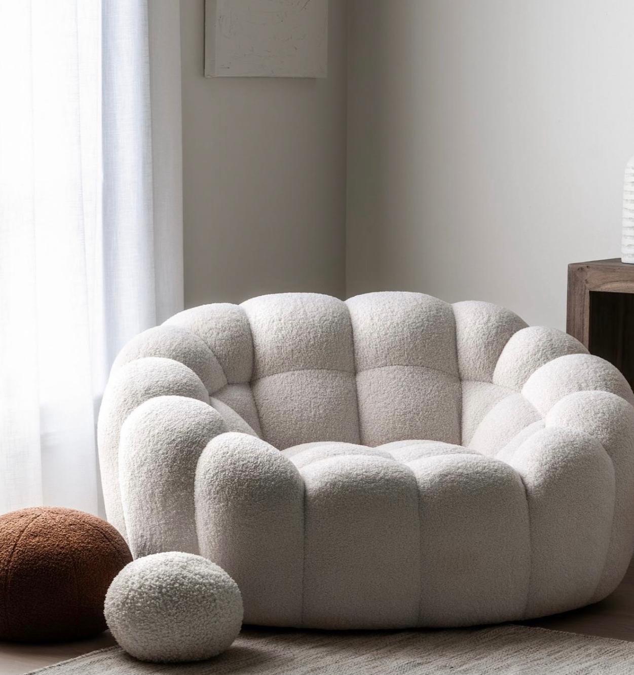 YUNA Love Seat